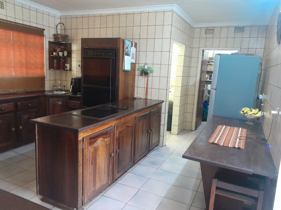 8 Bedroom Property for Sale in Protea Park North West